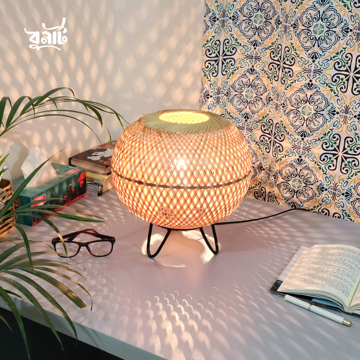 Single  Layer Table Lamp Shade with Metal Stand